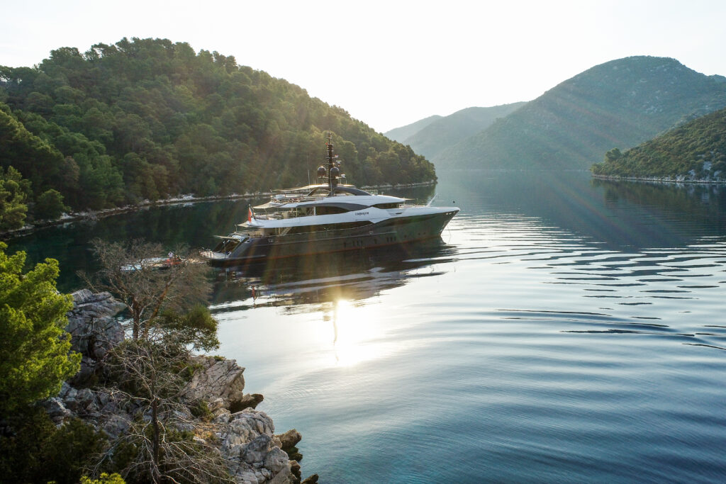 Starburst III yacht for charter