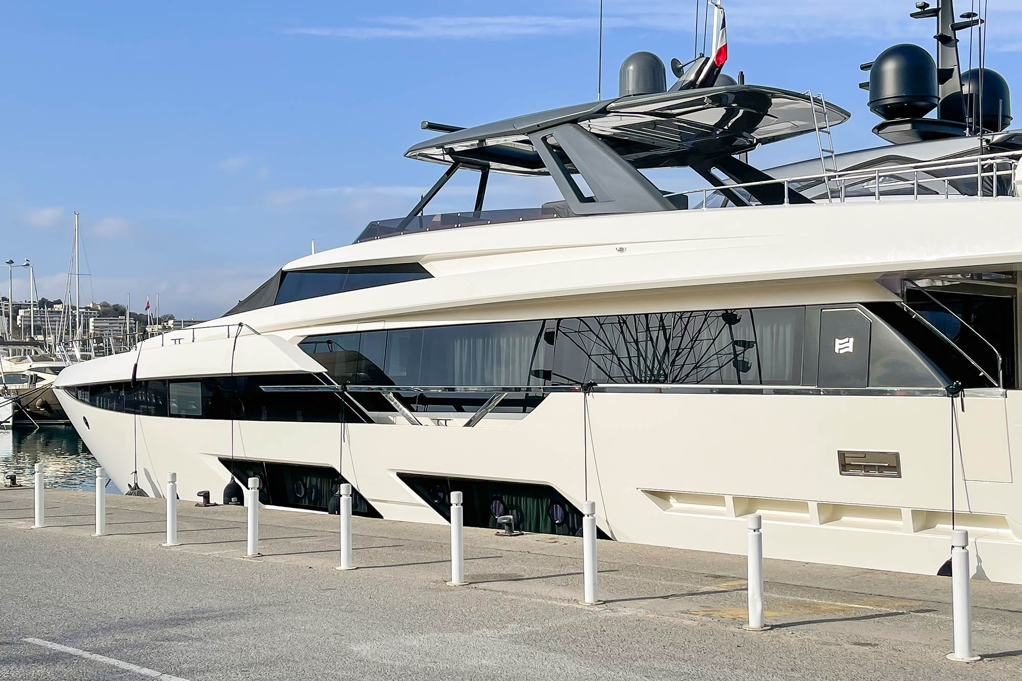 ferretti yachts 850