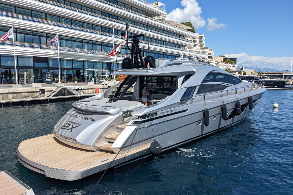 pershing yacht preis