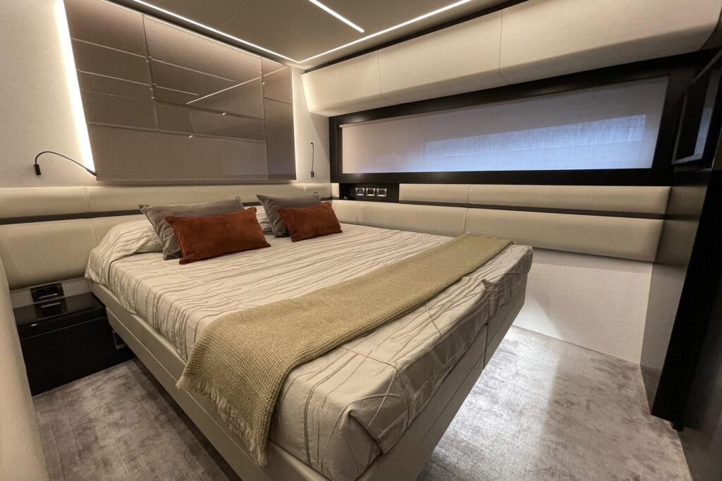 Pershing 9X Guest Suites