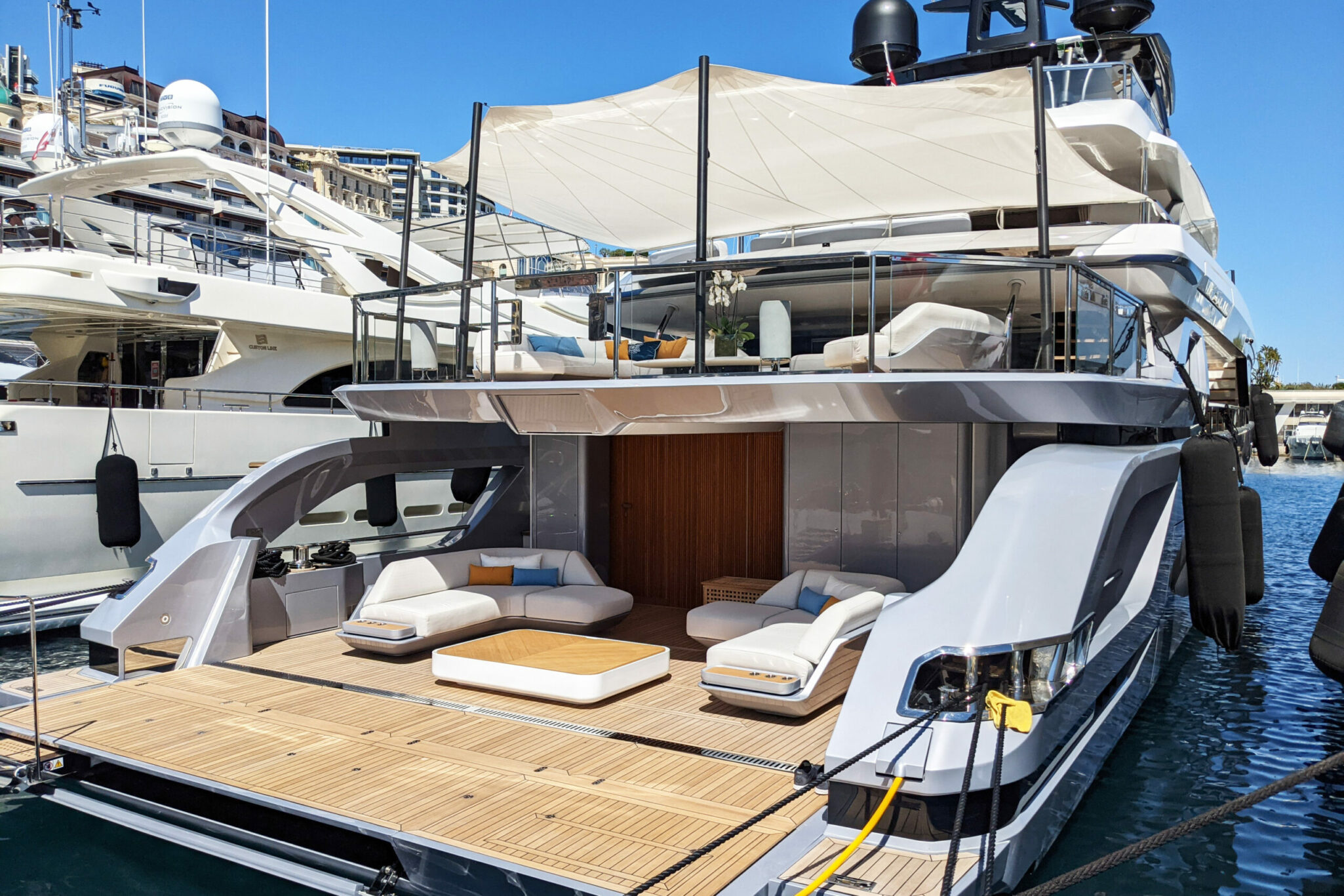 azimut yacht tri deck price