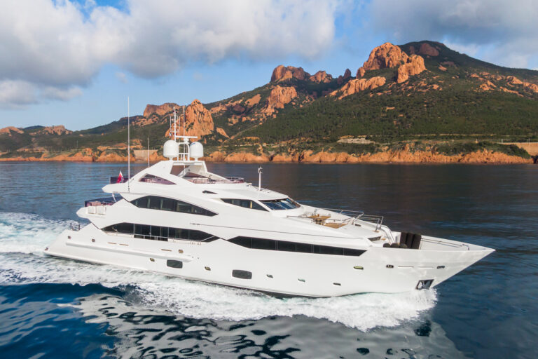 rent a yacht st lucia