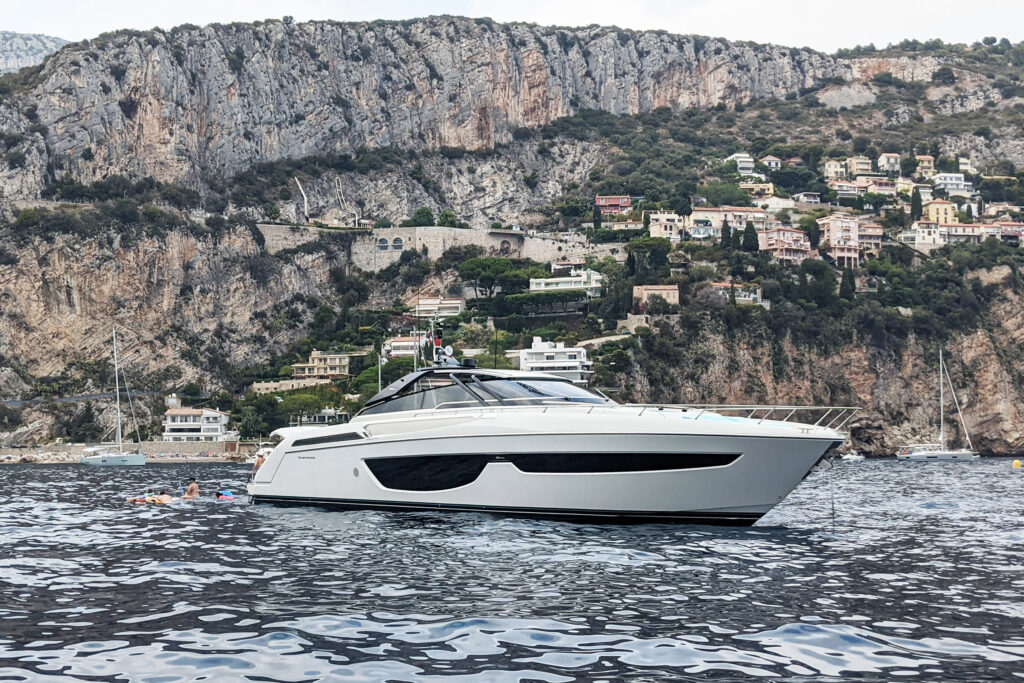 riva yacht 88 folgore price