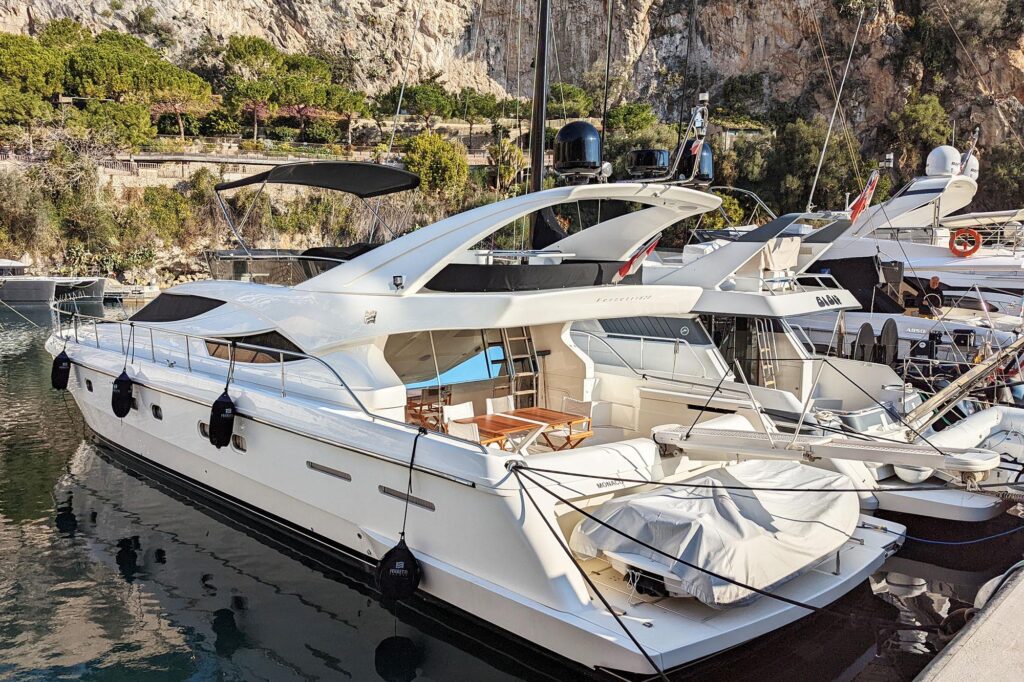 A FERRETTI A330101140370 関税送料込 Ferretti Yachts 670 boats for sale in Asia | YachtWorld