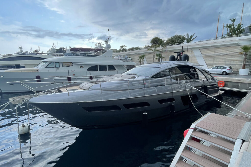 Pershing 7X yacht for Sale