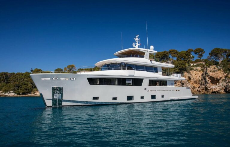 MimiLaSardine Yacht for Charter