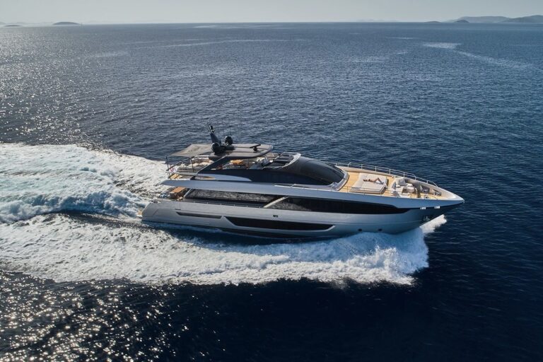 30 meter yacht charter