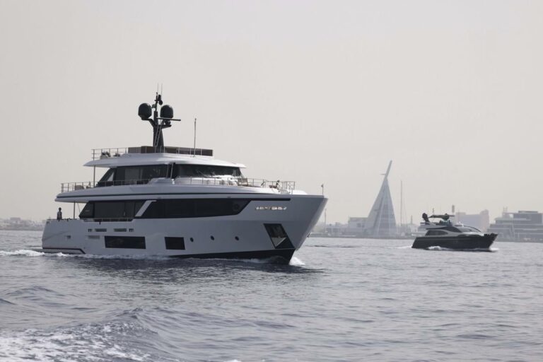 charter yacht abu dhabi