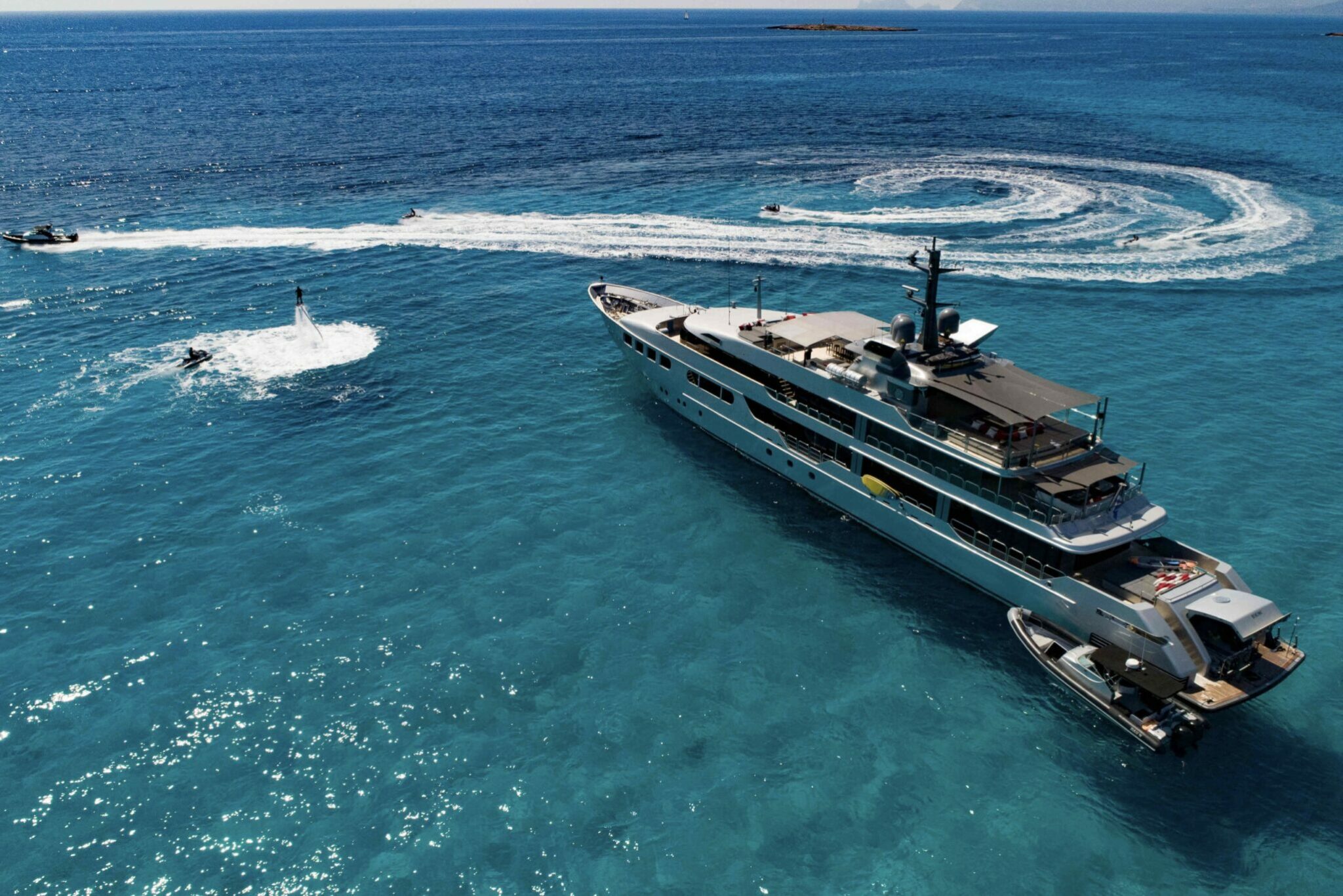 magna grecia yacht price