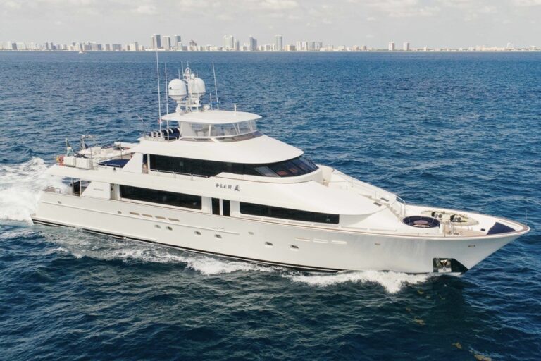rent a yacht st lucia