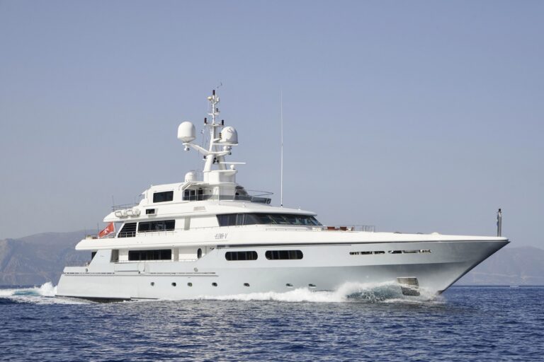 yacht charter red sea