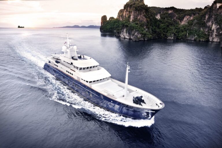 yacht explorer charter