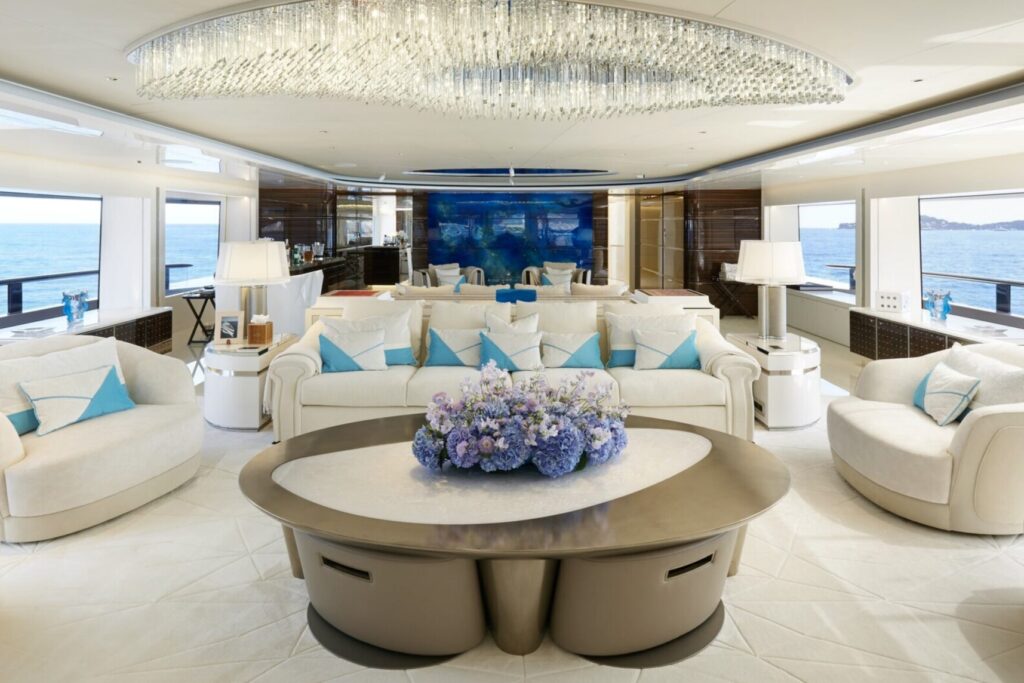 lady s yacht