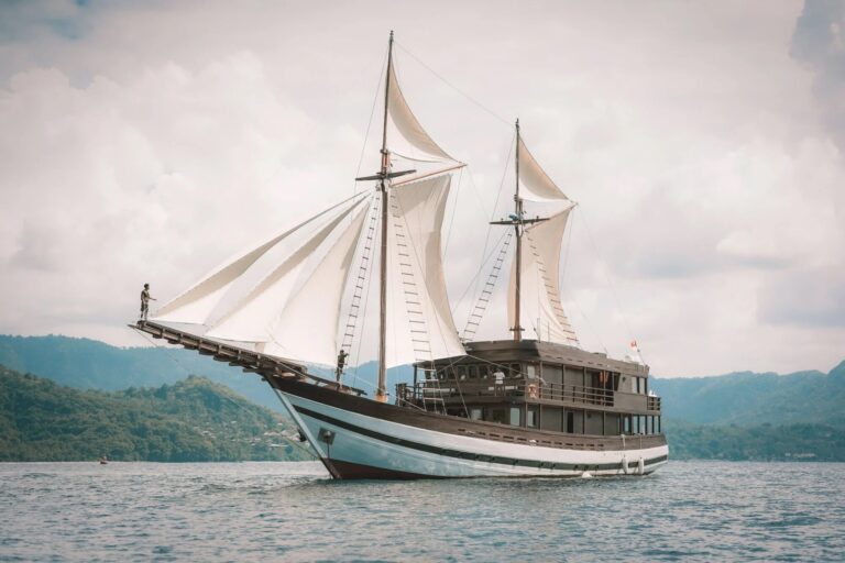 yacht charter phuket thailand