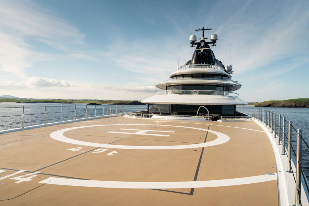 kismet yacht helipad