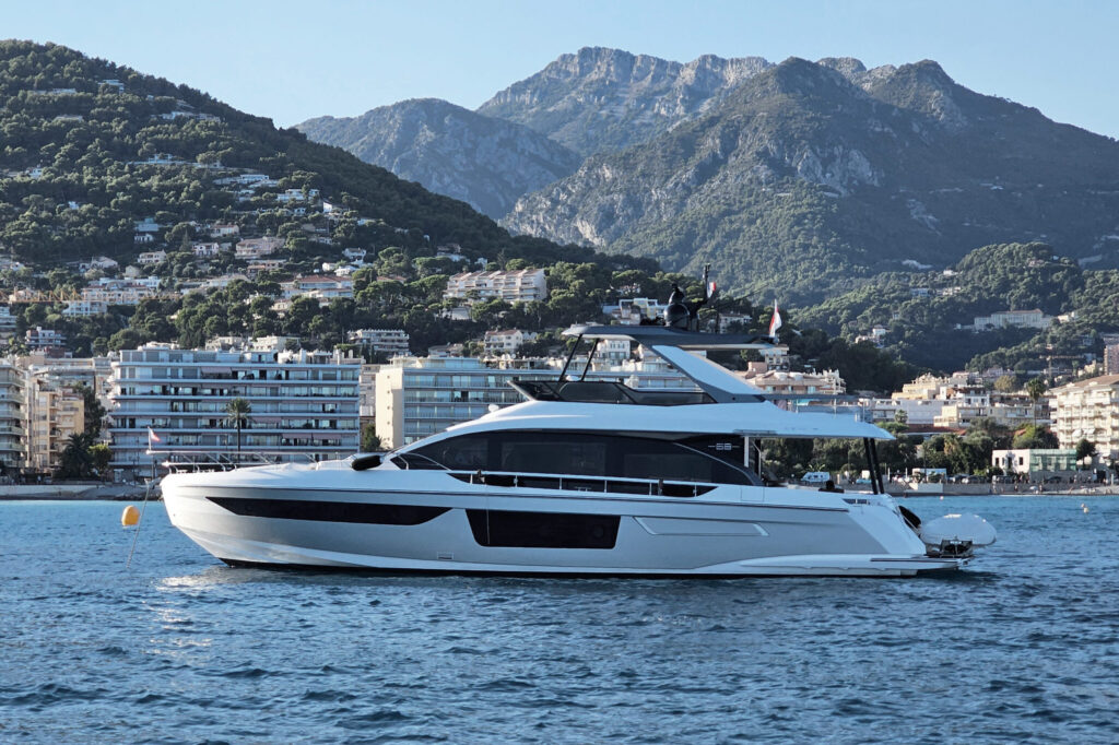 azimut yacht 30 metri