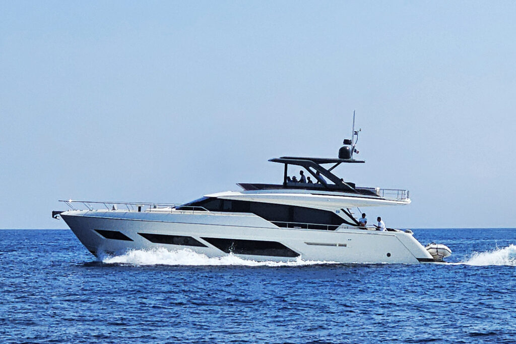 yacht ferretti 1000 prezzo